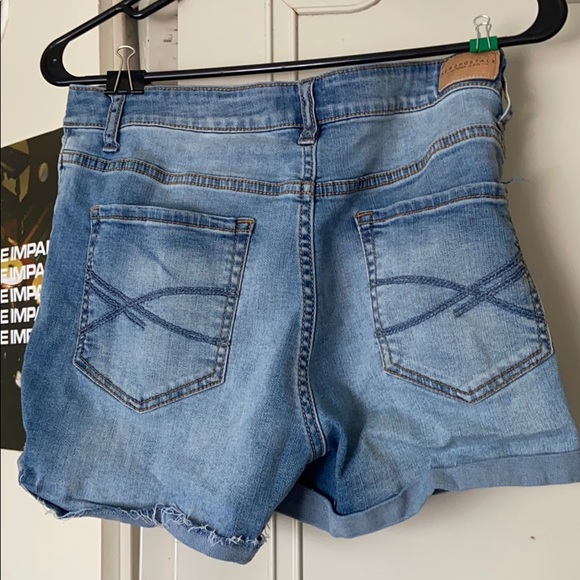 Light / Mid Wash Aeropostale Shorts - Picture 4 of 4